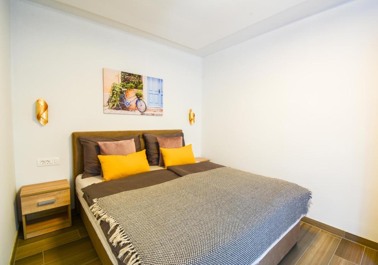 Apartment Grey&Yellow Zadar Exterior photo